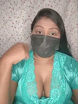 Snapshot of Romantic_Woman chatting on June 28, 6:03 pm Romantic Woman online show from June 28, 6:03 pm