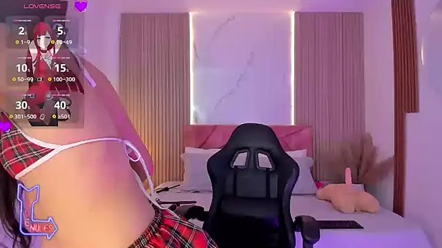 clairemillerx online show from May 6, 7:52 pm