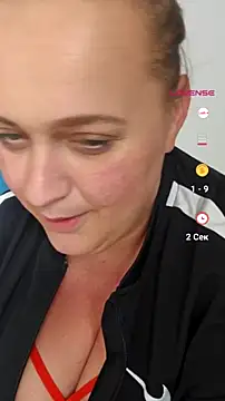 Snapshot of Blondibaby chatting on July 6, 3:03 pm Blondibaby online show from July 6, 3:03 pm