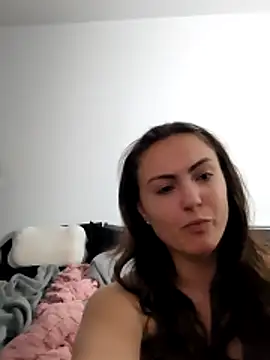 Snapshot of alwayswettt chatting on April 4, 10:24 am alwayswettt online show from April 4, 10:24 am