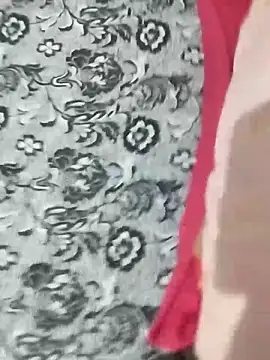 Snapshot of burguesinha chatting on April 5, 10:01 am burguesinha online show from April 5, 10:01 am