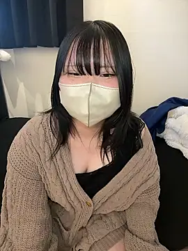 Snapshot of miwako_mothi chatting on April 11, 6:07 am miwako mothi online show from April 11, 6:07 am