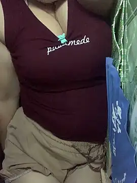   Evelyn   online show from June 17, 5:36 pm