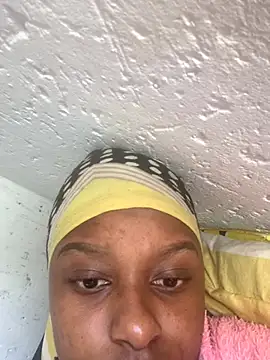 Snapshot of Unicorn_blissy chatting on April 6, 9:32 am Unicorn blissy online show from April 6, 9:32 am