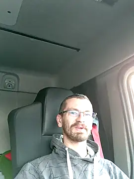 jozsi1995 online show from April 10, 5:34 am