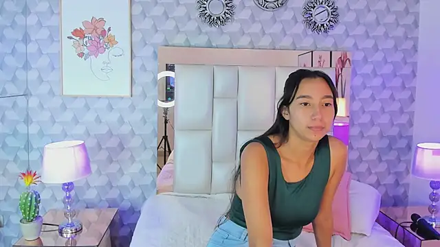 Amber Ashfang online show from April 24, 9:56 am