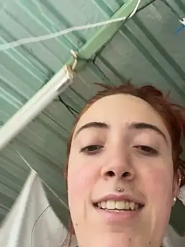 Snapshot of lilocababy chatting on April 7, 10:48 am lilocababy online show from April 7, 10:48 am