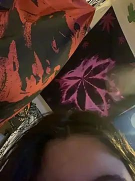 avery  1 online show from April 14, 1:39 pm