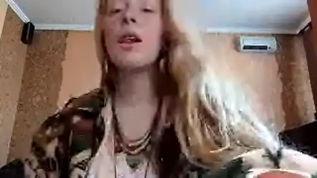 Snapshot of KateVibe_01 chatting on May 27, 3:03 am KateVibe 01 online show from May 27, 3:03 am