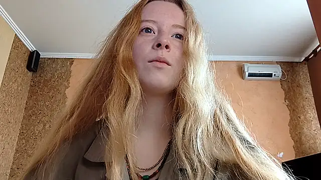Snapshot of KateVibe_01 chatting on June 4, 9:54 pm KateVibe 01 online show from June 4, 9:54 pm