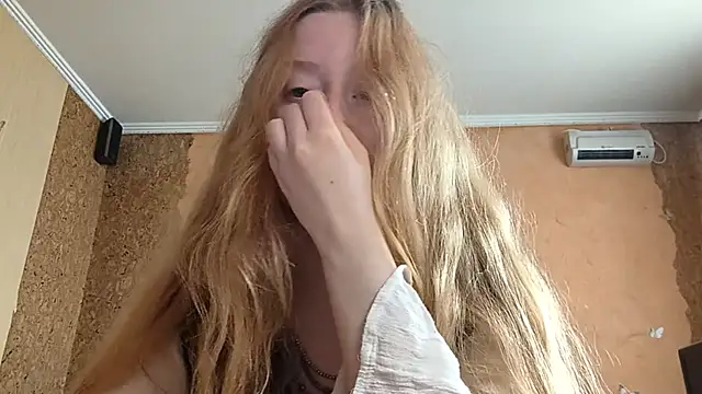 Snapshot of KateVibe_01 chatting on June 14, 2:24 am KateVibe 01 online show from June 14, 2:24 am