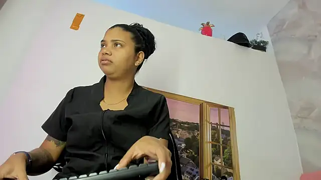 EllyBloom online show from June 11, 1:09 pm
