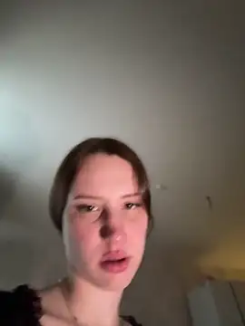 Snapshot of miron0ne261 chatting on April 5, 3:09 pm miron0ne261 online show from April 5, 3:09 pm