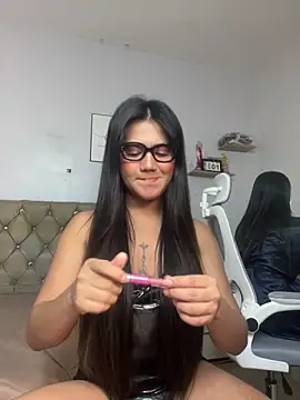 JassmineLove online show from April 28, 4:56 pm