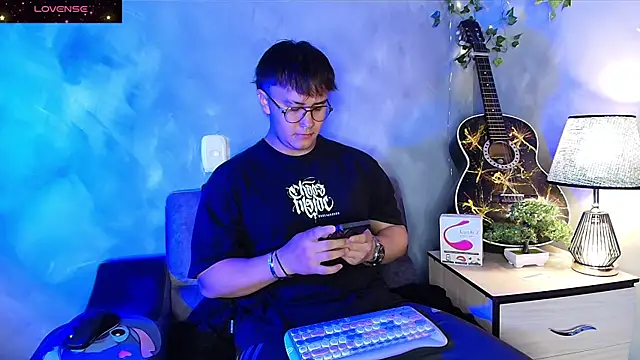 Snapshot of owen_xxx chatting on April 6, 1:47 am owen xxx online show from April 6, 1:47 am