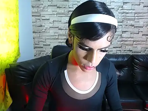 stefani robles online show from April 26, 1:42 pm
