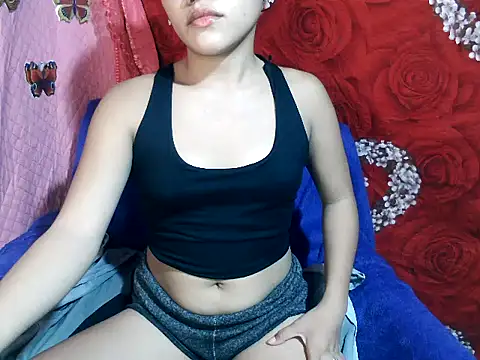 Snapshot of kiffy_miley79 chatting on June 21, 11:24 am kiffy miley79 online show from June 21, 11:24 am