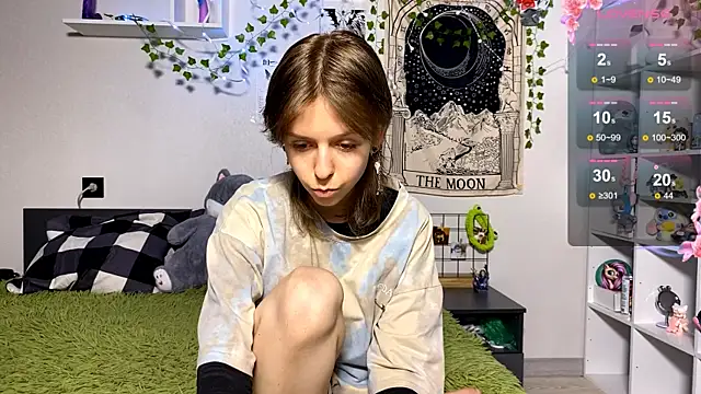 LunaBless online show from April 9, 8:14 pm