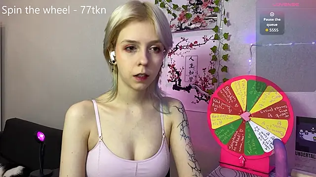 LunaBless online show from May 24, 9:31 pm