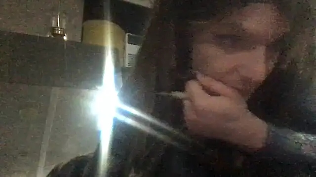 Snapshot of GypsiiCornel chatting on April 6, 3:48 am GypsiiCornel online show from April 6, 3:48 am