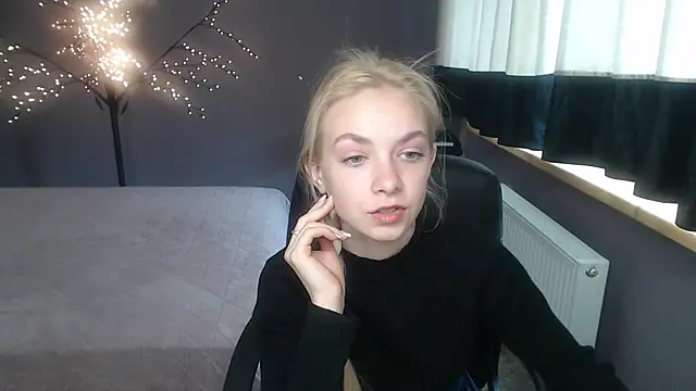 SonnySofia online show from April 22, 5:32 am
