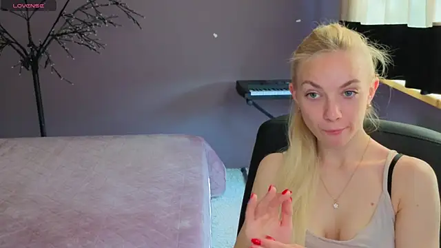 SonnySofia online show from May 18, 5:46 am