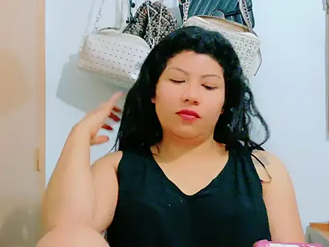 MojaditPussy online show from May 13, 6:00 am