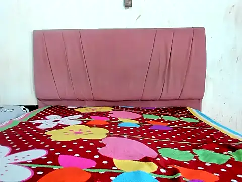 Junior bebe online show from April 9, 2:11 pm