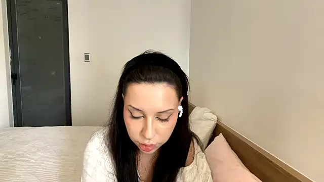 Snapshot of VinitaAskia chatting on April 9, 4:56 am VinitaAskia online show from April 9, 4:56 am