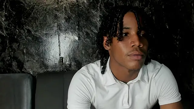 Snapshot of axel_silva4 chatting on May 20, 7:42 pm axel silva4 online show from May 20, 7:42 pm