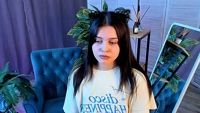 Snapshot of MarianneAuvil chatting on April 10, 4:39 am MarianneAuvil online show from April 10, 4:39 am