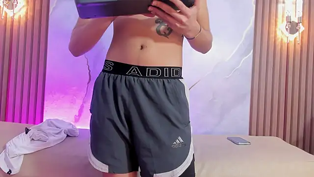 Snapshot of Ethanhot_os chatting on April 6, 9:05 pm Ethanhot os online show from April 6, 9:05 pm