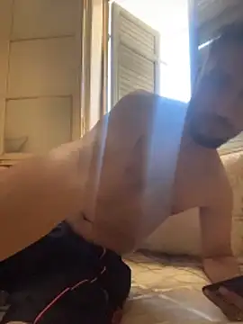 Snapshot of legende59 chatting on May 26, 10:44 am legende59 online show from May 26, 10:44 am