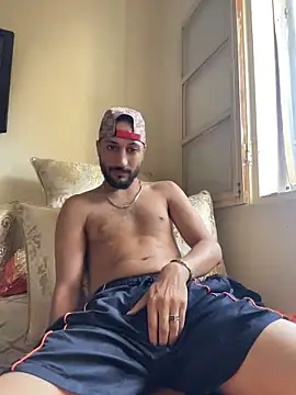 Snapshot of legende59 chatting on June 7, 2:10 pm legende59 online show from June 7, 2:10 pm