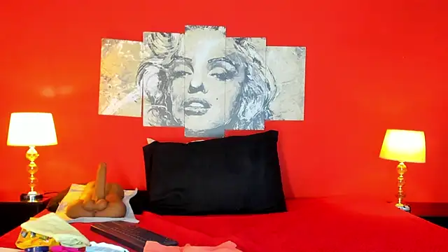 LucianaMadura1 online show from May 12, 5:43 pm