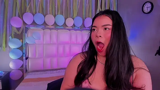 ROSELEI  online show from April 7, 12:05 pm