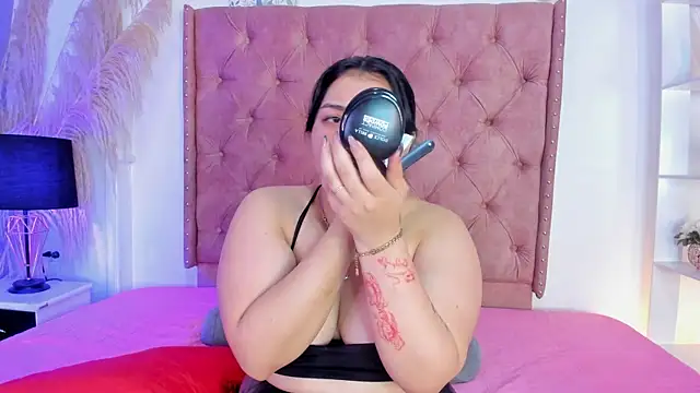 ROSELEI  online show from June 13, 8:34 am
