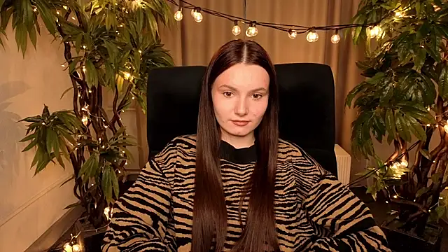 Snapshot of MarieFuller chatting on April 8, 11:54 am MarieFuller online show from April 8, 11:54 am