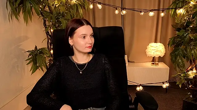 Snapshot of MarieFuller chatting on April 9, 7:47 am MarieFuller online show from April 9, 7:47 am