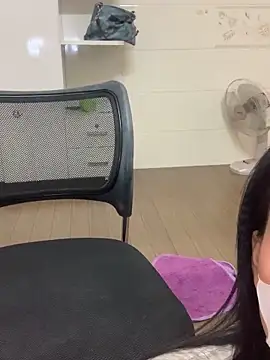 -Susu  online show from April 11, 9:57 am