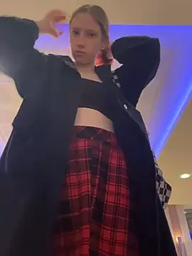 michelle lovique online show from May 19, 9:59 am