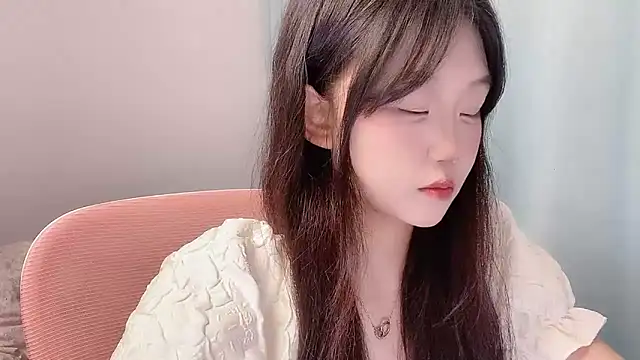 Lilababy00 online show from May 3, 1:33 am