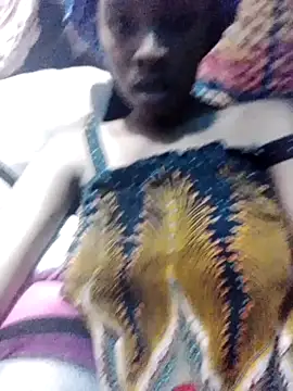 issabelaluna online show from April 7, 3:45 pm