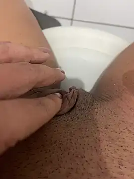 Snapshot of Clanafs chatting on April 9, 1:27 am Clanafs online show from April 9, 1:27 am