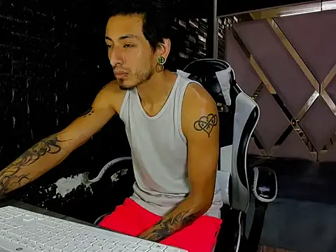 Snapshot of KingArtur_Rs chatting on April 9, 2:22 am KingArtur Rs online show from April 9, 2:22 am