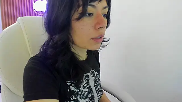 ghostmila online show from April 13, 4:12 pm