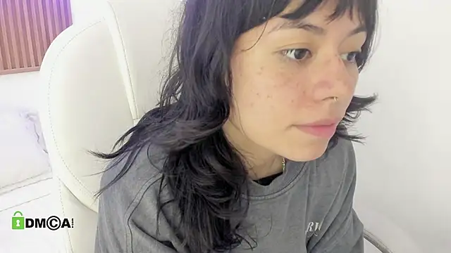 ghostmila online show from May 11, 4:04 pm