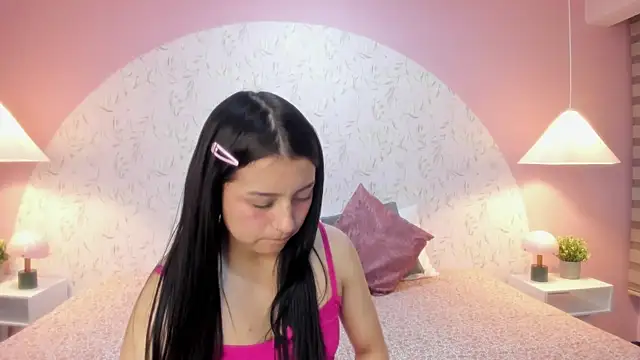 Snapshot of Leah_Brm chatting on April 22, 11:56 am Leah Brm online show from April 22, 11:56 am