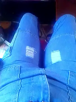 Snapshot of Rolivhuwa4321 chatting on April 8, 12:27 pm Rolivhuwa4321 online show from April 8, 12:27 pm