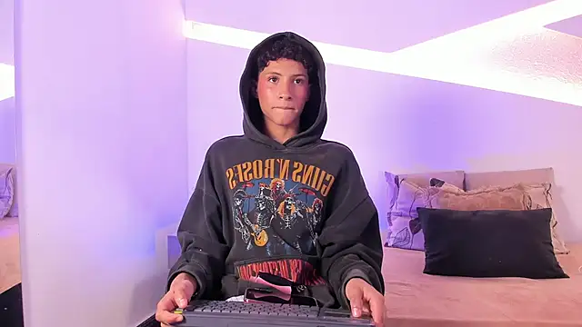 Velvet An online show from May 6, 5:14 am